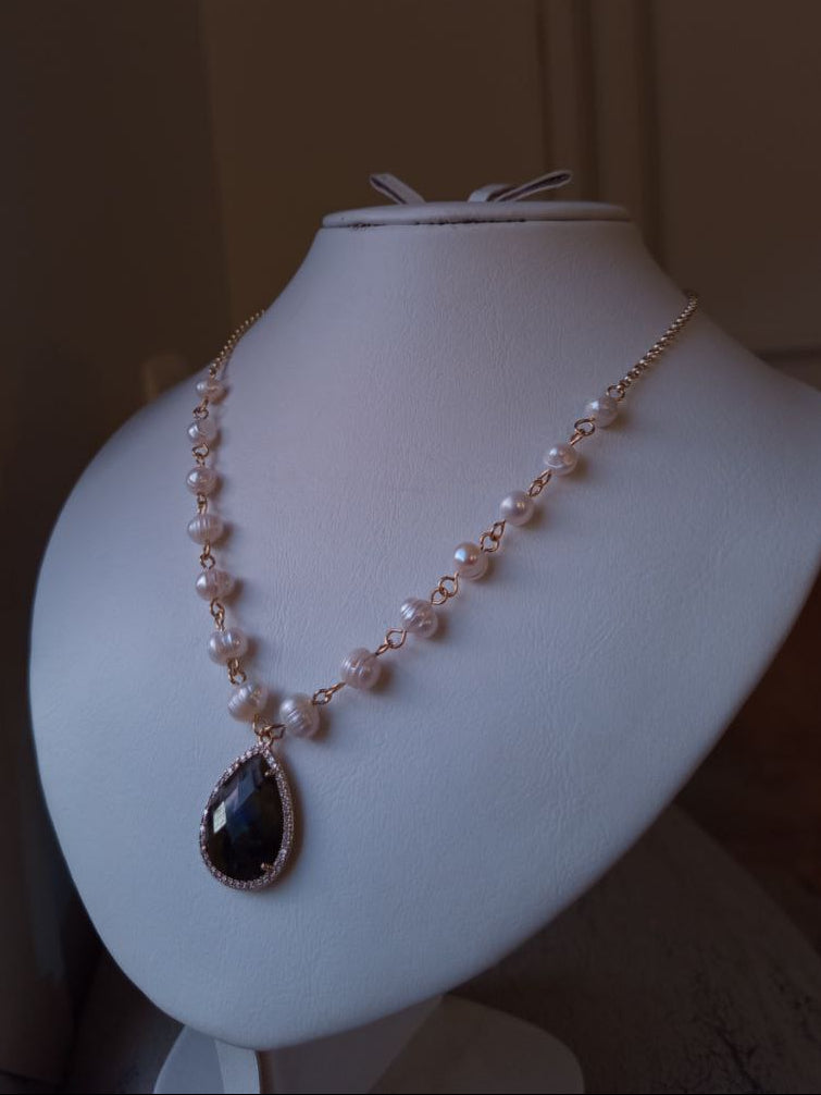 GRACEFUL necklace