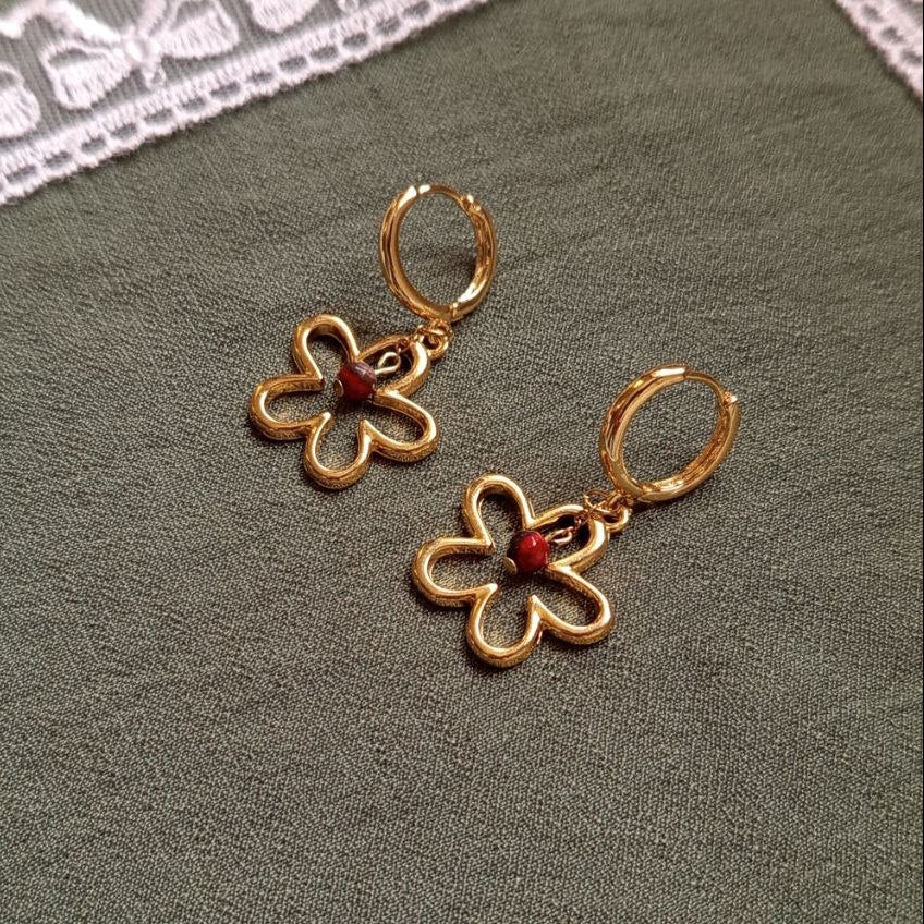WHIMSICAL Golden flower earrings